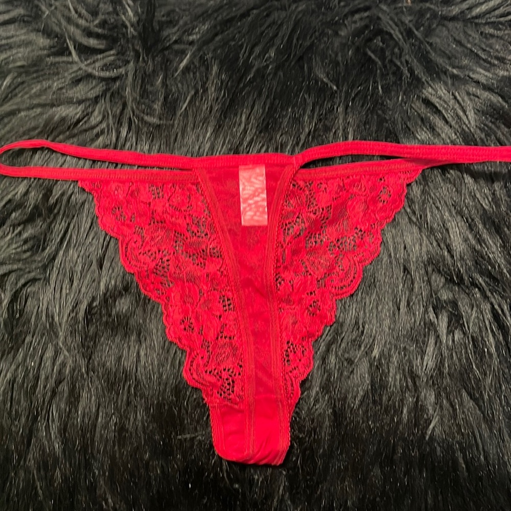 RED THONG - Picture 3 of 6